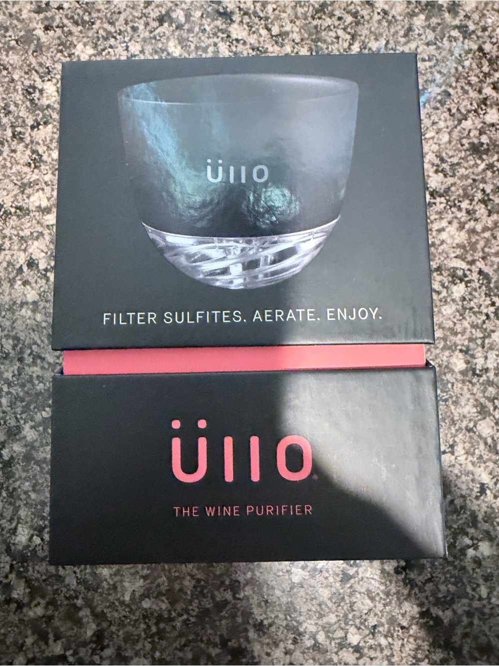 Üllo Wine Purifier - Black Box with Pink Accents